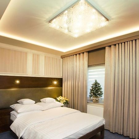 Hotel Inter Bielany Wroclawskie Exterior photo
